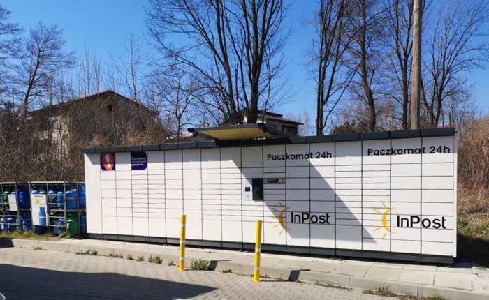Paczkomat RYM01N Przy sklepie spożywczym Alta