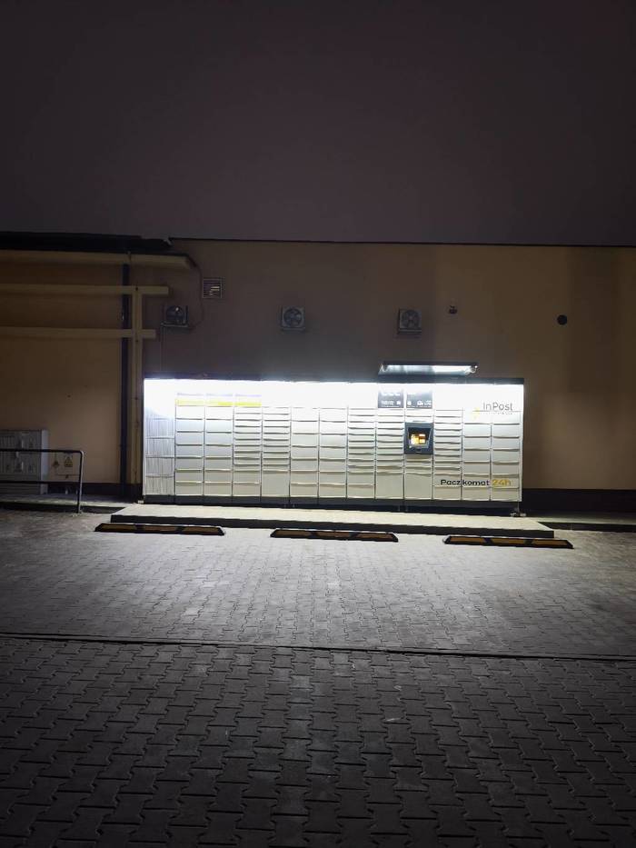 Paczkomat RYP07M Przy sklepie Top Market