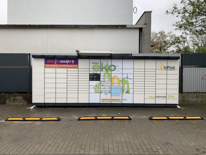 Paczkomat RZE01APP Przy sklepie Unimet