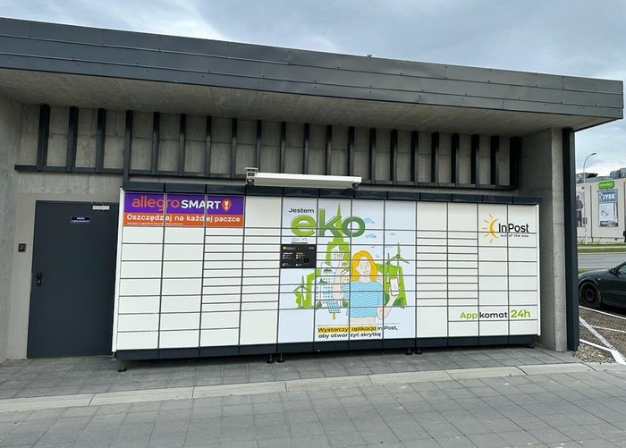 Paczkomat RZE03APP Przy parkingu