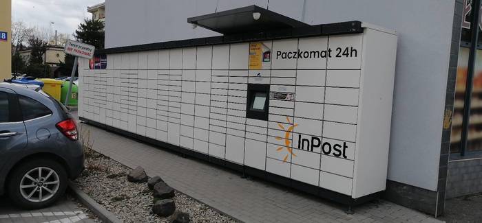 Paczkomat RZE03M Przy sklepie Społem