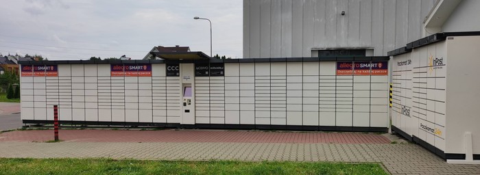 Paczkomat RZE05A Przy markecie Biedronka