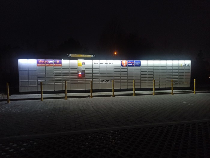 Parcel Locker RZE08N Przy sklepie Żabka
