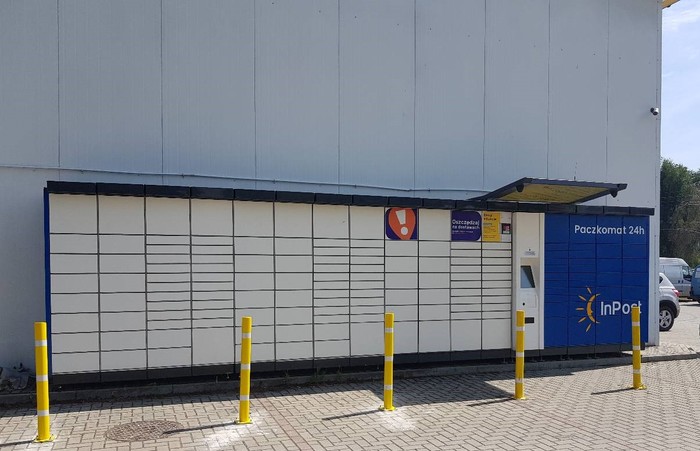 Paczkomat RZE11A Przy sklepie Auchan