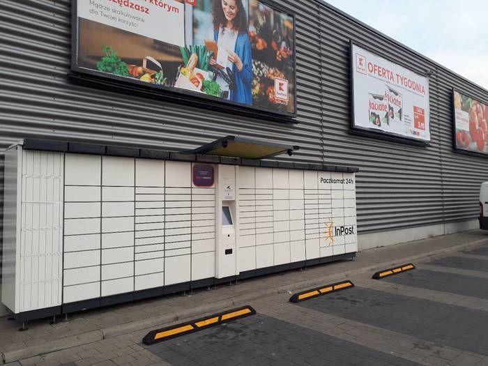 Paczkomat RZE15A Przy sklepie Kaufland