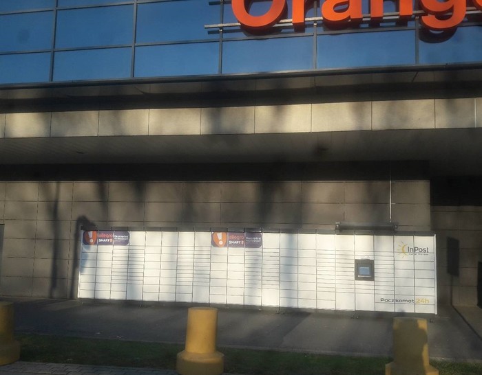 Поштомат RZE16M Przy Galerii Rzeszów od ul. Piłsudskiego,