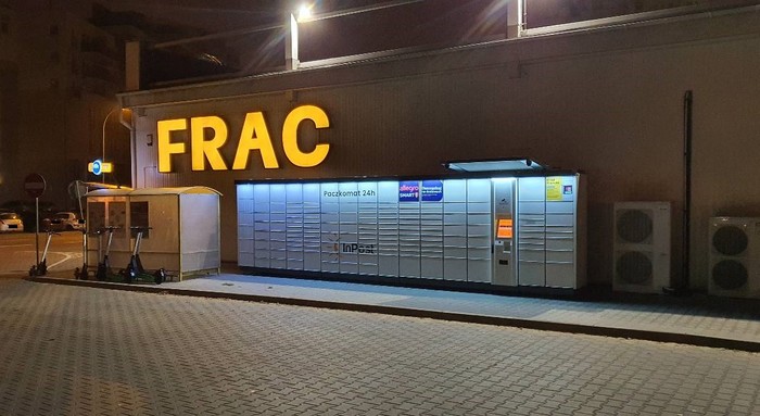 Paczkomat RZE24A Przy delikatesach Frac