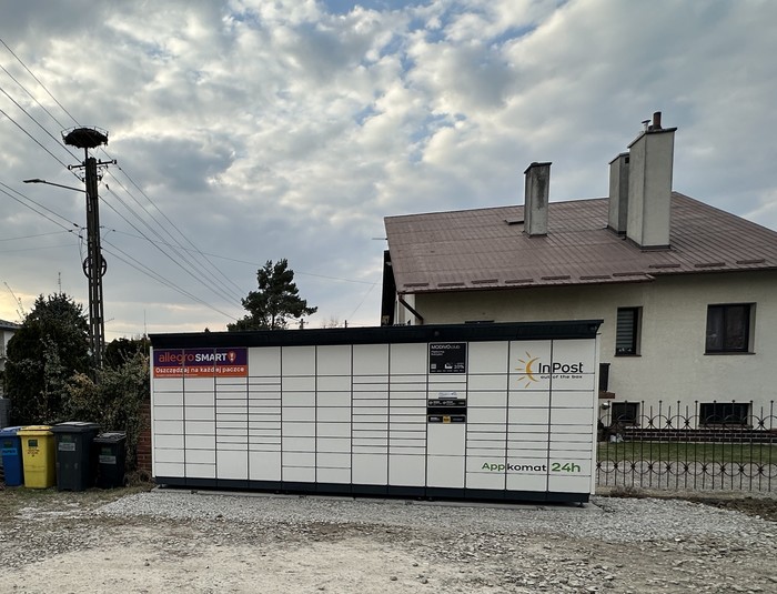 Paczkomat RZE32BAPP Przy sklepie Dekorian Home