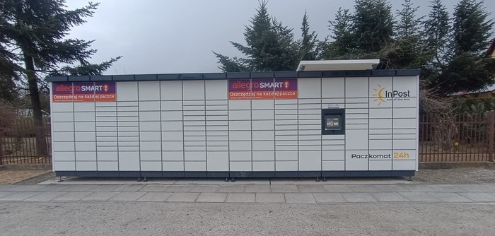 Paczkomat RZE74M Przy Dębinówka Dom Gościnny