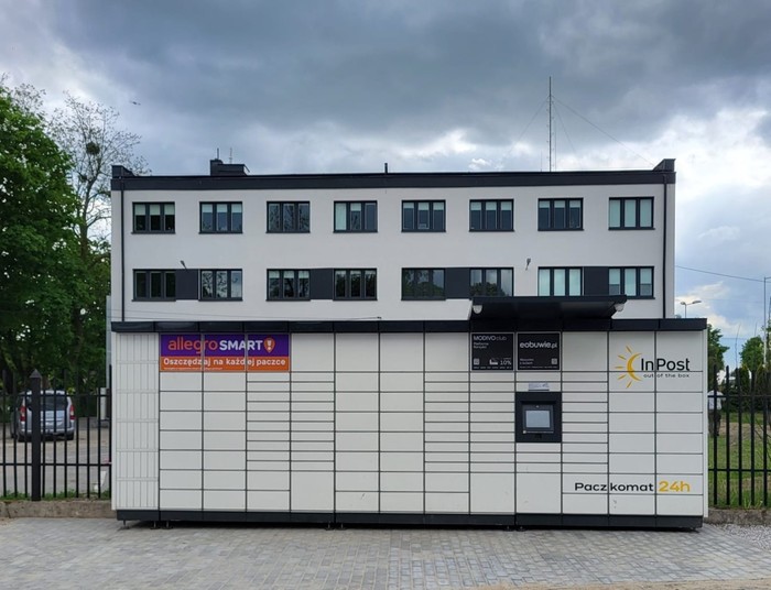 Paczkomat RZO02M Przy parkingu