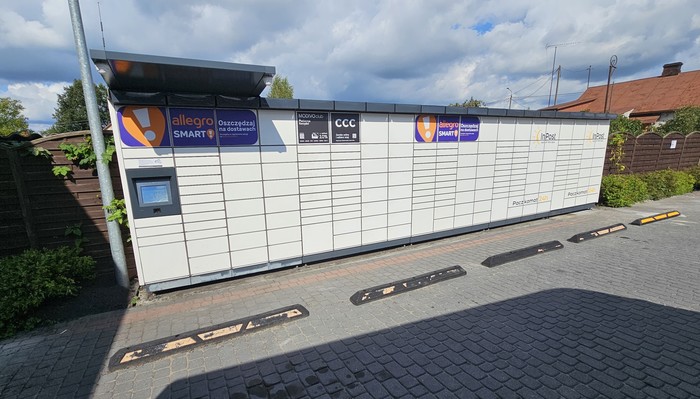 Paczkomat SAD01M Przy Supermarkecie Robert