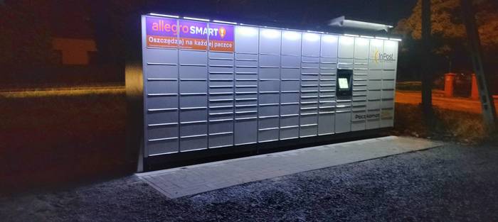 Parcel Locker SAE02M na parkingu studia fotograficznego Kaesografia