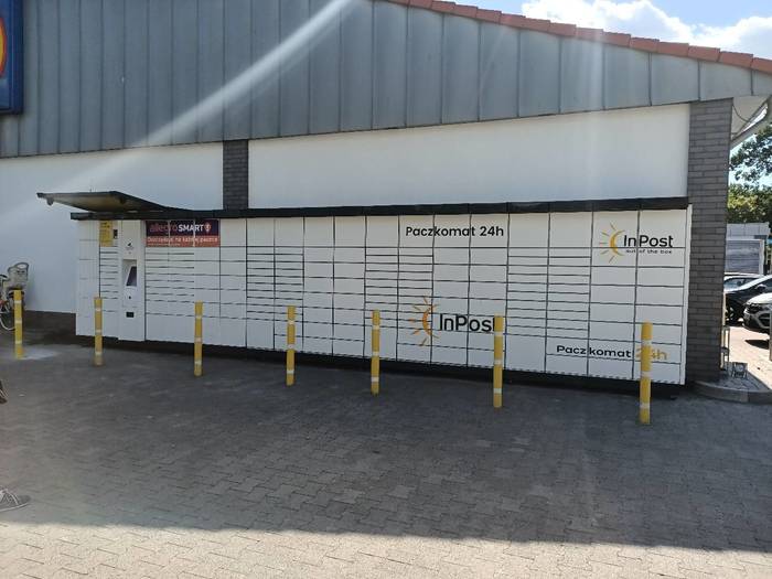 Paczkomat SAM02A Przy sklepie Lidl
