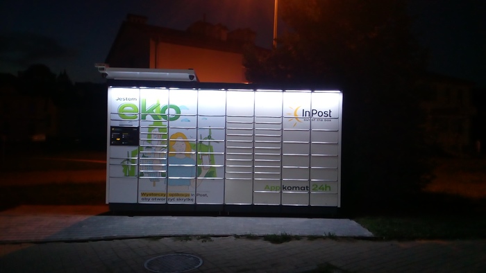 Paczkomat SAN01APP Przy Centrum Handlowym