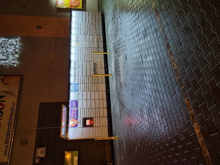 Paczkomat SAN01M Przy Delikatesach Centrum