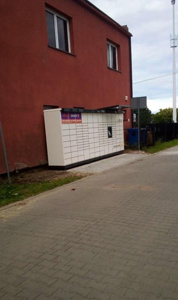 Parcel Locker SBL02M Przy sklepie Würth od strony ul. Słonecznej
