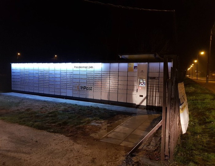 Paczkomat SBY01A Przy sklepie spożywczym Delikatesy