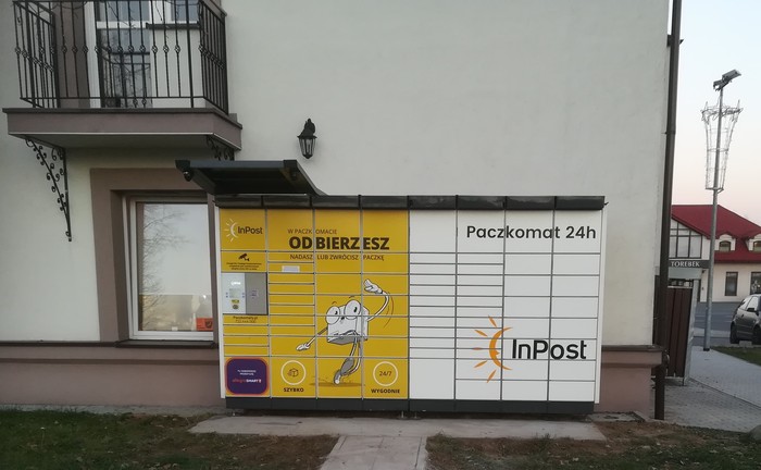 Paczkomat SCE01N Parking Urząd Gminy Wielka Wieś