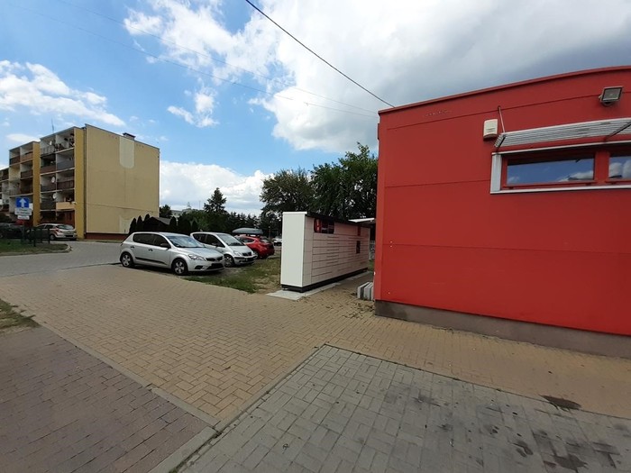 Paczkomat SCH02M Przy sklepie Lux Społem