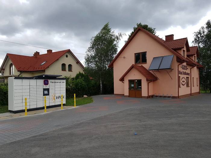 Parcel Locker SDO01M Przed wejściem do sklepu