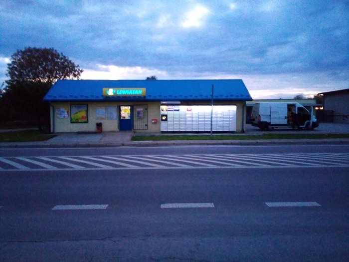 Paczkomat SDU01M Przy sklepie Lewiatan