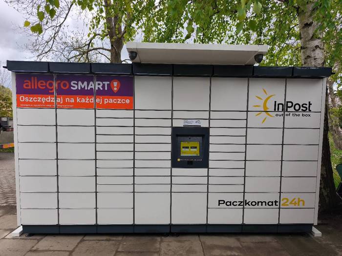 Parcel Locker SELQ01M Przy sklepie spożywczym