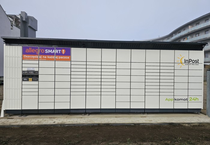 Поштомат SIE06BAPP na parkingu