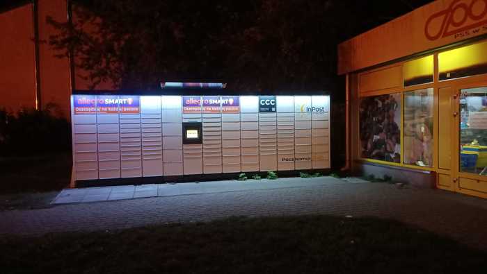 Paczkomat SIE07M Przy wejściu