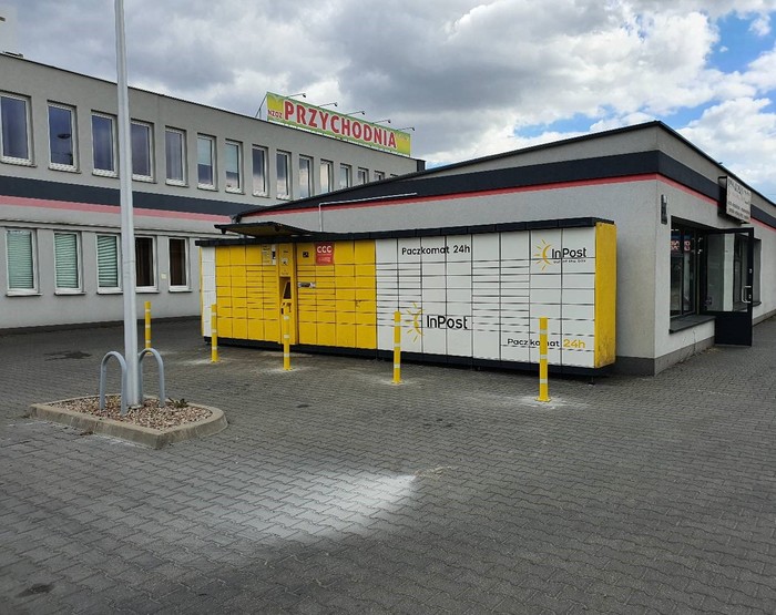 Paczkomat SIE12A Parking przy budynku