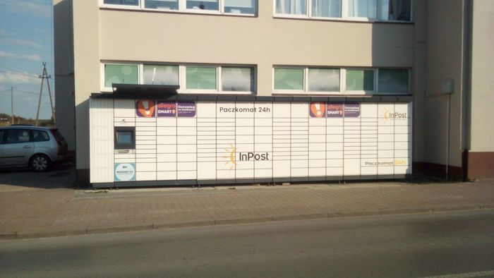 Paczkomat SIO01M Przy sklepie Delikatesy Centrum
