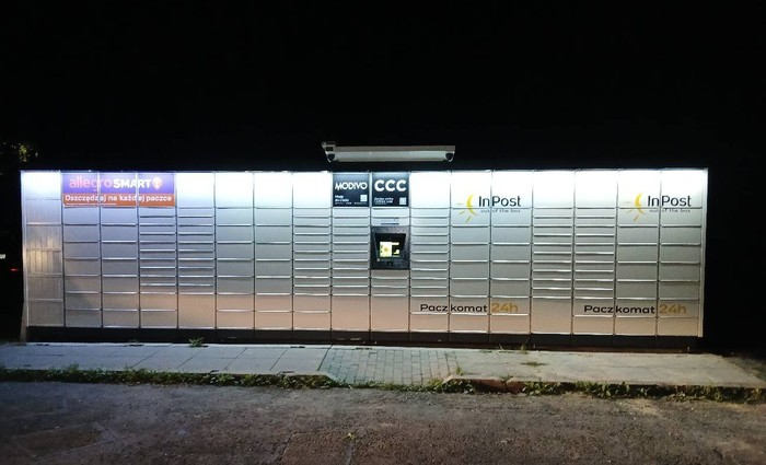 Paczkomat SIS16M Przy Miejskiej Bibliotece Publicznej
