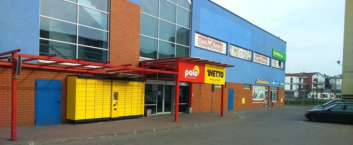 Paczkomat SIW01A Przy Centrum Handlowym Uznam