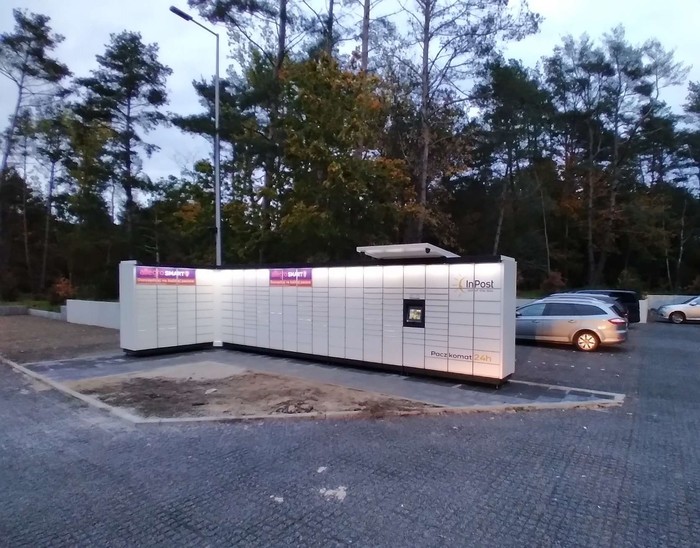 Paczkomat SIW07M parking P4 (dla Klientów InPost bezpłatny do 10minut)