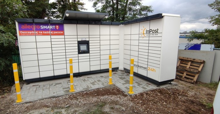 Paczkomat SKA12M Parking mały ul. Kopernika 19