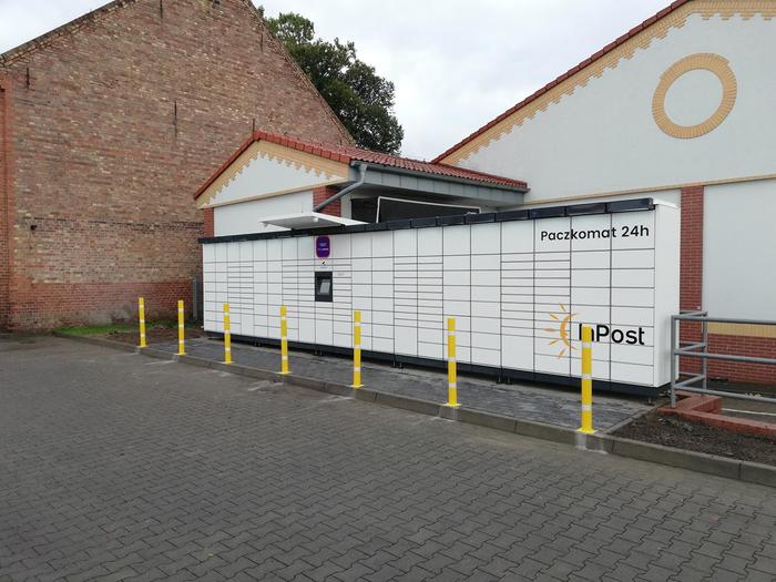 Paczkomat SKE01M Na parkingu LIDL