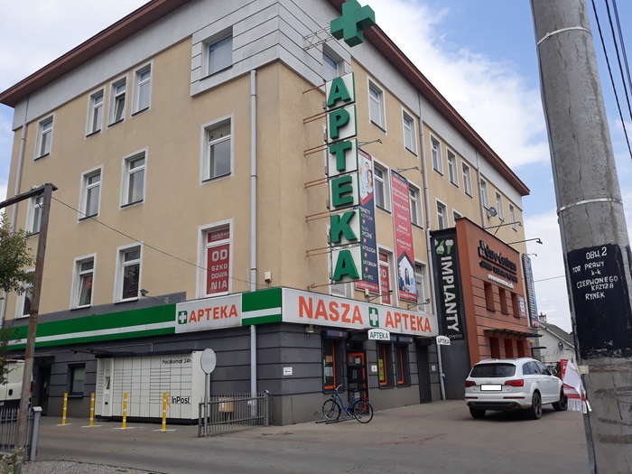 Paczkomat SKK03A Przy Centrum Usługowo-Medycznym Euro Centrum