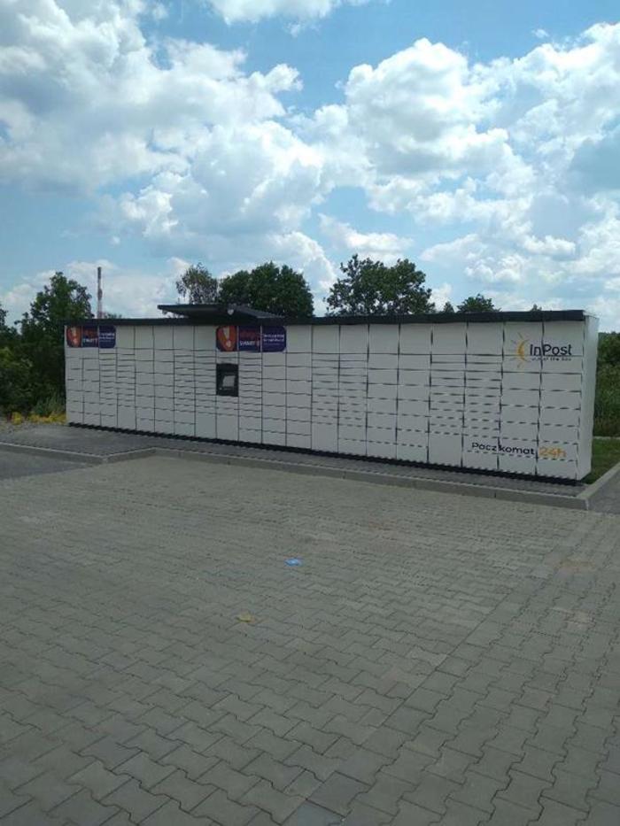 Paczkomat SKK03M Parking przy sklepie Lidl