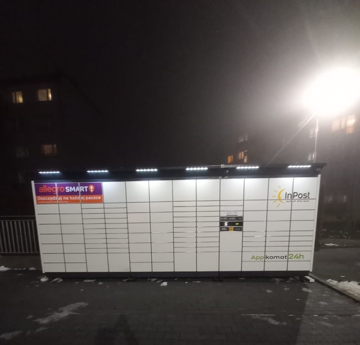 Paczkomat SKK06BAPP Przy parkingu