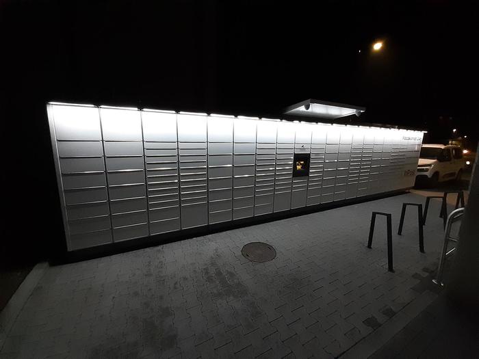 Paczkomat SKO02M Na parkingu sklepu Lidl