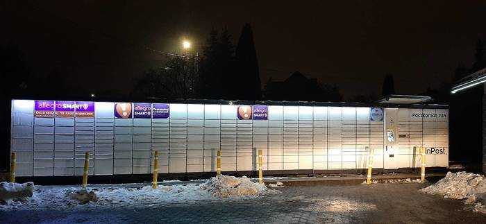 Paczkomat SKO05A Przy sklepie Delikatesy Centrum