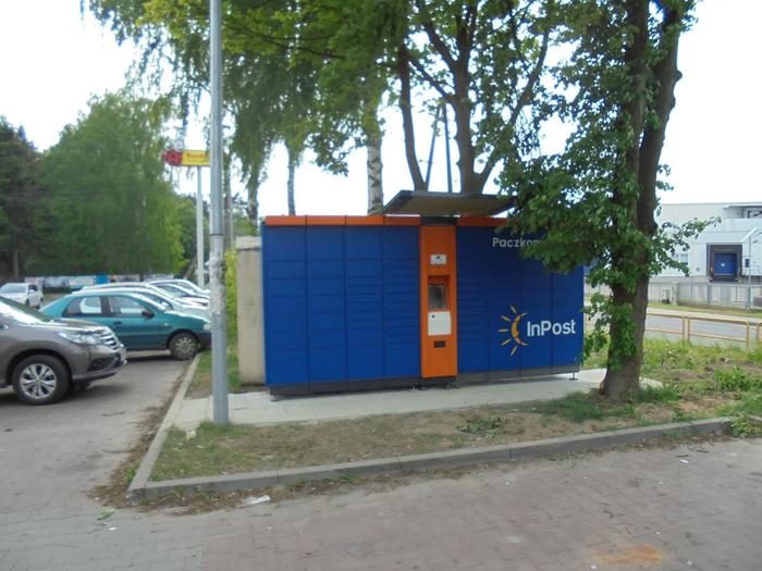 Paczkomat SKR01A Przy markecie Biedronka