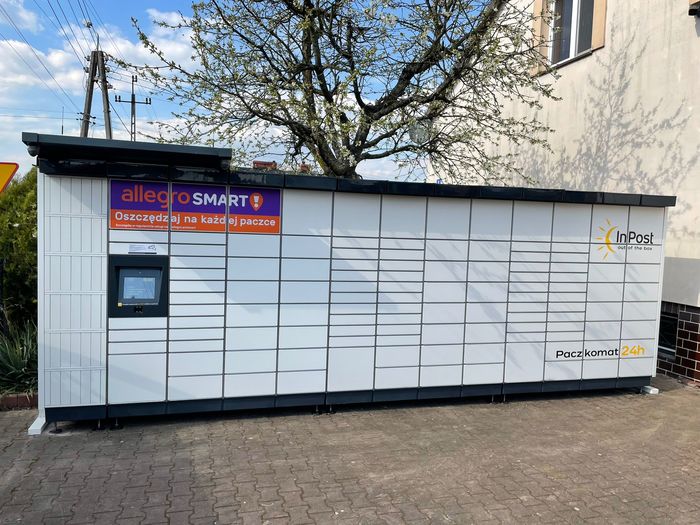 Paczkomat SKUS01M Przy sklepie spożywczym