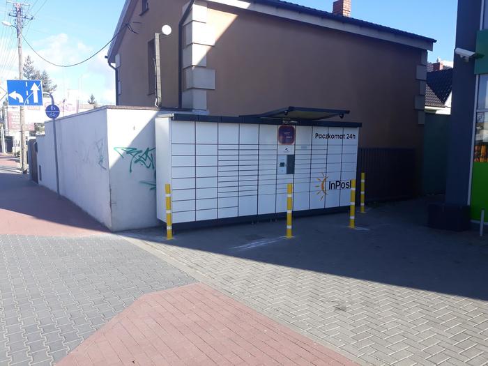 Paczkomat SKW01N Przy sklepie Żabka