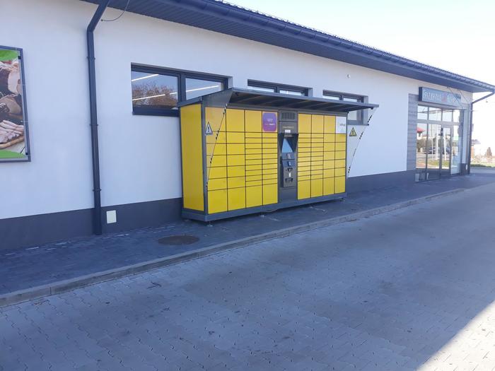 Paczkomat SKY01G Przy sklepie Delikatesy Centrum