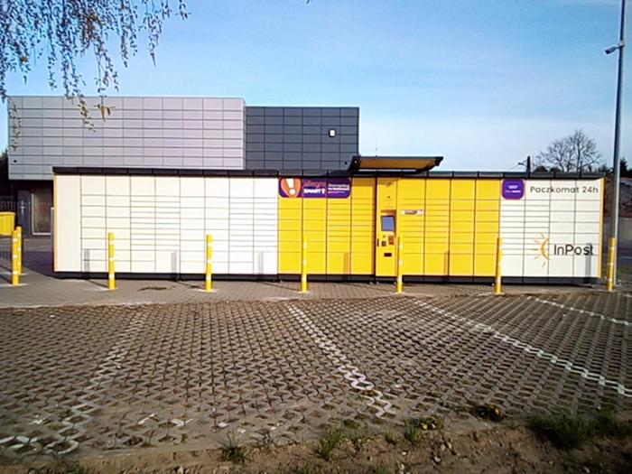 Paczkomat SLS01A Parking przed magazynem Grupa Aptekarska