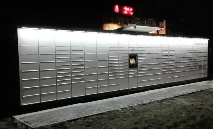 Paczkomat SLS02M Na parkingu sklepu Lidl
