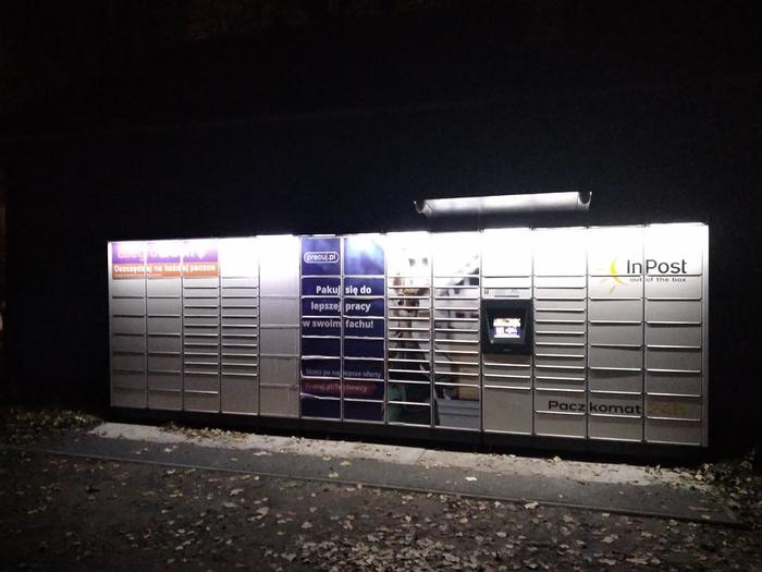 Paczkomat SLU04M Na stacji Lotos