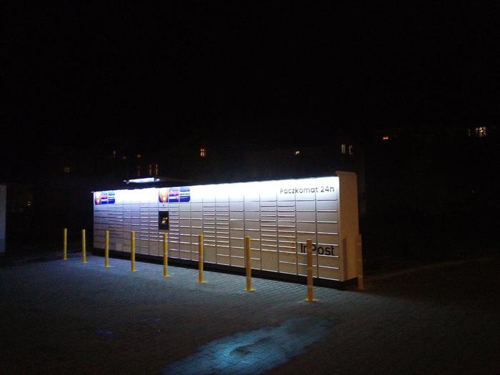 Paczkomat SLU07M Przy parkingu Lidla