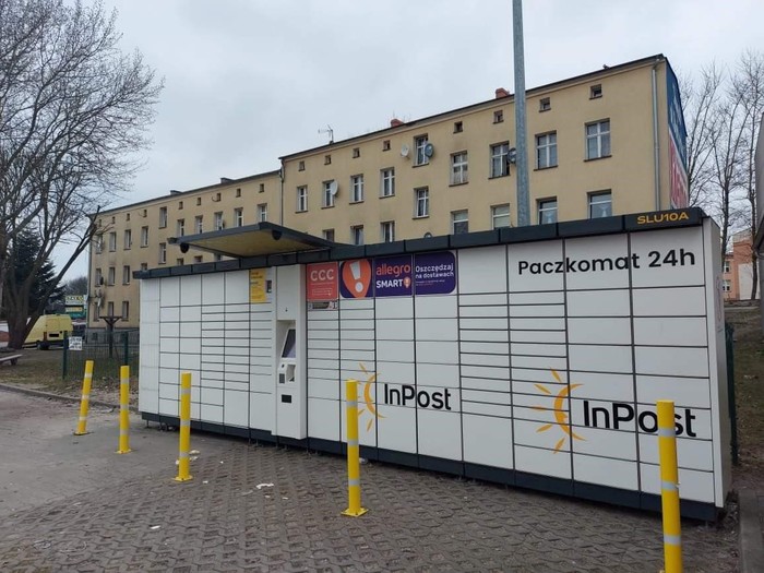 Paczkomat SLU10A parking Biedronki