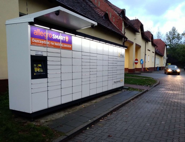 Paczkomat SLU16M Stacja paliw Oktan